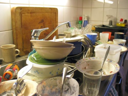 800px-dirty_dishes